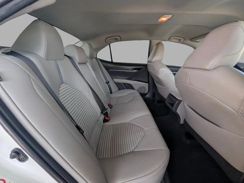 Used 2018 Toyota Camry SE FWD image 22