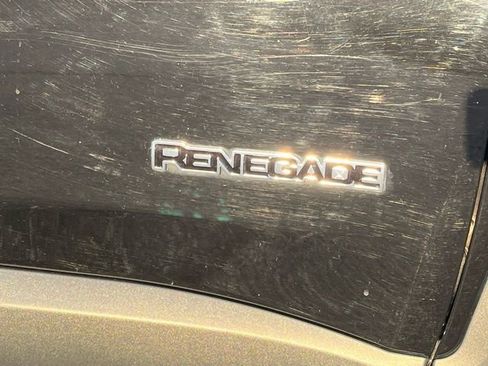 Used 2020 Jeep Renegade Latitude w/ Cold Weather Group image 32