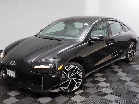 Used 2024 Hyundai Ioniq 6 Limited image 2