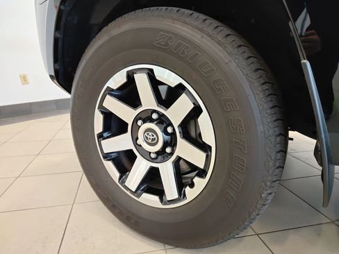 Used 2024 Toyota 4Runner TRD Off-Road Premium w/ Off Road Premium Plus Package AWD/4WD image 19