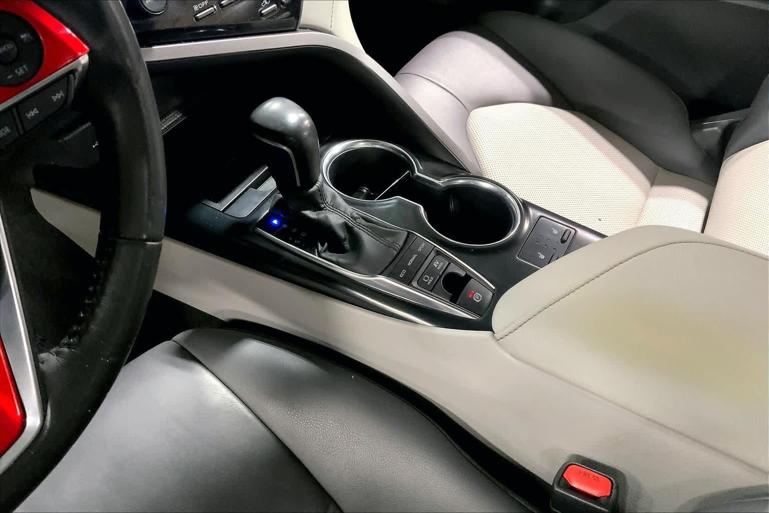 Certified 2020 Toyota Camry XLE FWD image 17