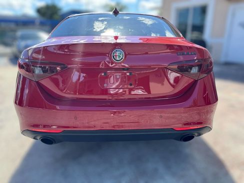 Used 2019 Alfa Romeo Giulia w/ Nero Edizione image 9