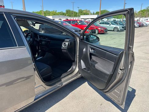 Used 2019 Toyota Corolla LE image 9