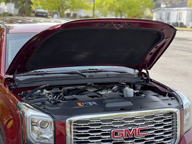 Used 2018 GMC Yukon Denali w/ Open Road Package AWD/4WD image 40