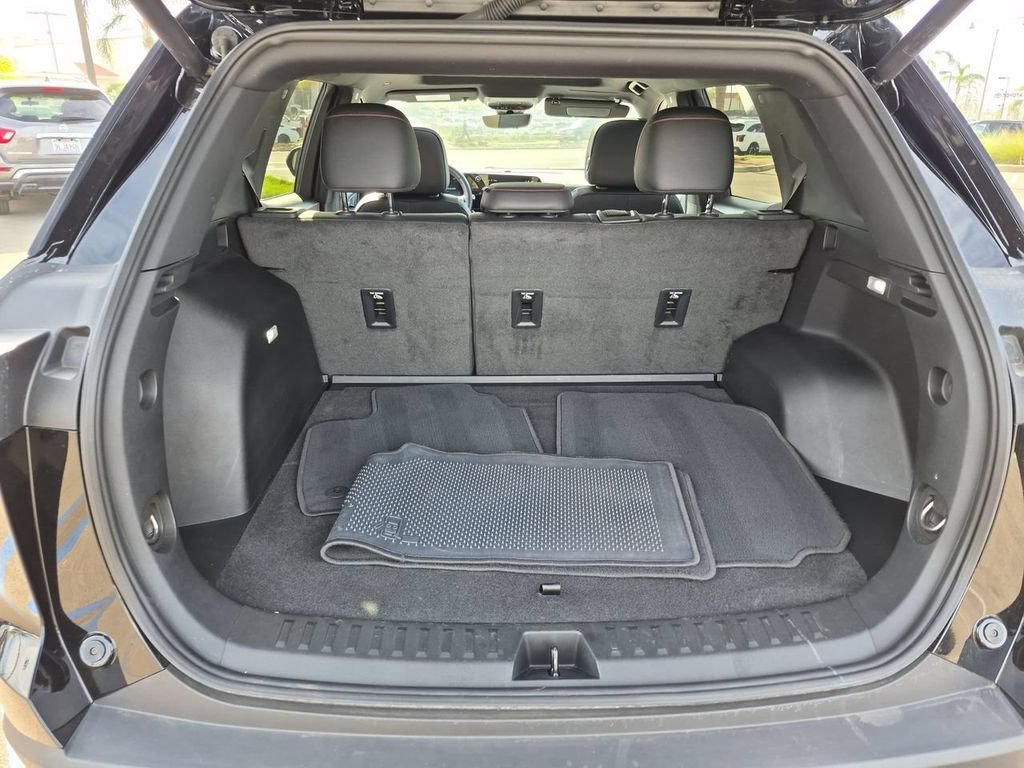 Used 2025 Chevrolet Equinox RS w/ Safety and Technology Package FWD image 27
