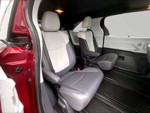 Certified 2022 Toyota Sienna XSE image 23
