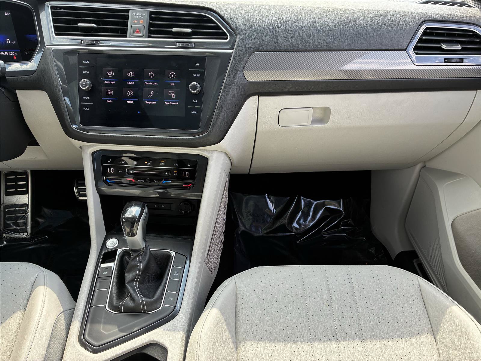 Used 2023 Volkswagen Tiguan SE R-Line FWD image 19