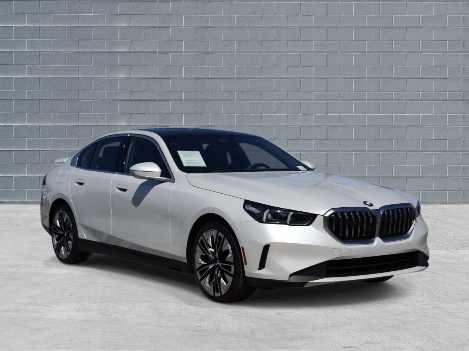 Used 2026 BMW 540i xDrive AWD/4WD image 1