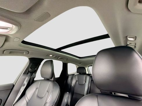 Certified 2023 Volvo XC60 B5 Core w/ Climate Package image 23