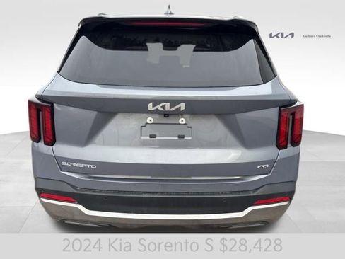 Certified 2024 Kia Sorento S w/ Panoramic Sunroof Package image 7