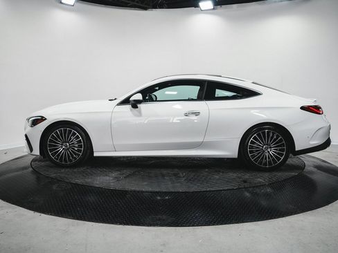 Used 2025 Mercedes-Benz CLE 300 4MATIC Coupe image 4