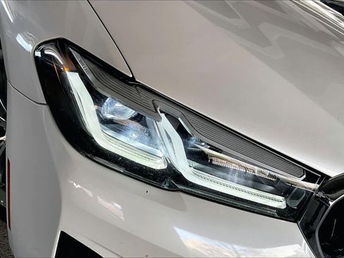 Used 2023 BMW 540i w/ Premium Package image 27