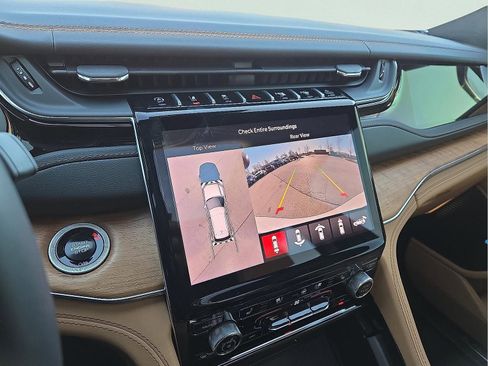 Used 2025 Jeep Grand Cherokee L Summit image 18