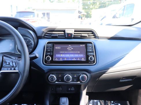 Used 2025 Nissan Versa SV FWD image 19