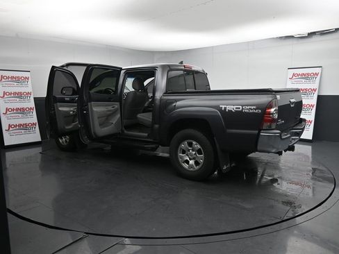 Used 2015 Toyota Tacoma 4x4 Double Cab image 17