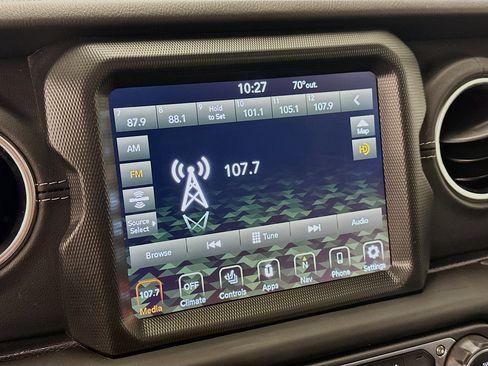 Used 2023 Jeep Wrangler Unlimited Sahara w/ Cold Weather Group AWD/4WD image 21
