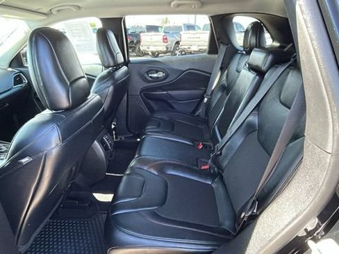 Used 2022 Jeep Cherokee Trailhawk w/ Trailer Tow Group AWD/4WD image 15