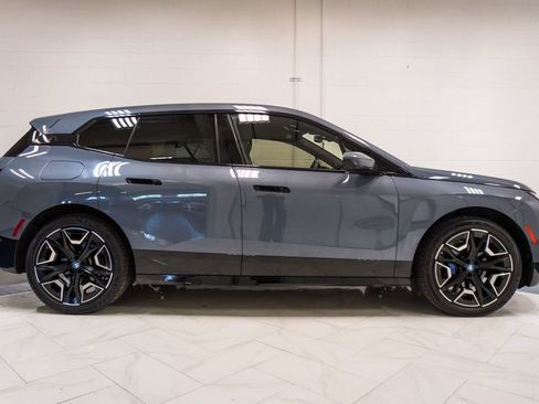 Used 2024 BMW iX xDrive50 w/ Sport Package AWD/4WD image 31