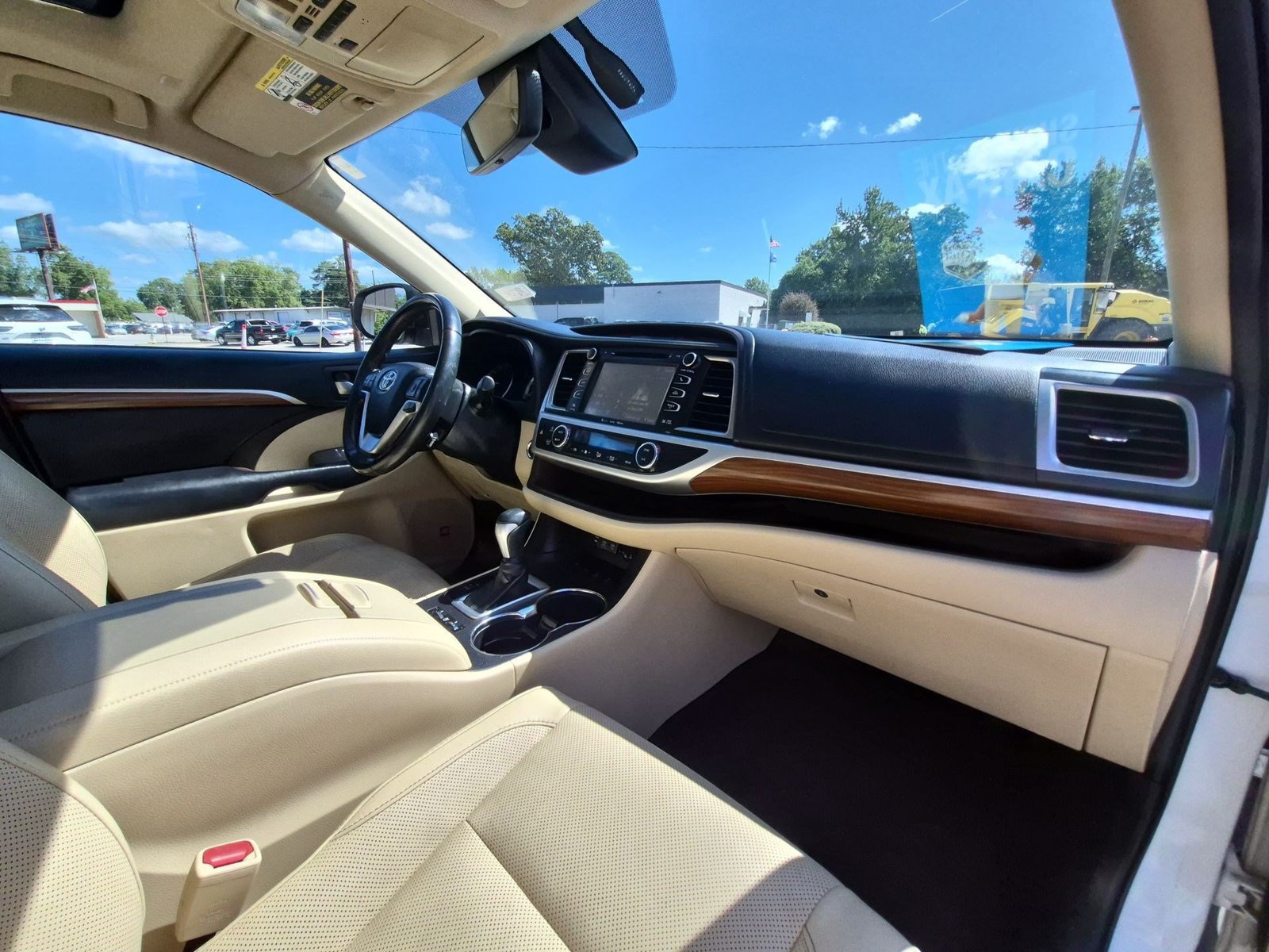 Used 2019 Toyota Highlander Limited Platinum AWD/4WD image 31