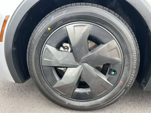 Used 2024 Toyota Prius LE FWD image 11