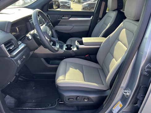 Used 2026 GMC Terrain Elevation w/ Elevation Premium Package FWD image 5