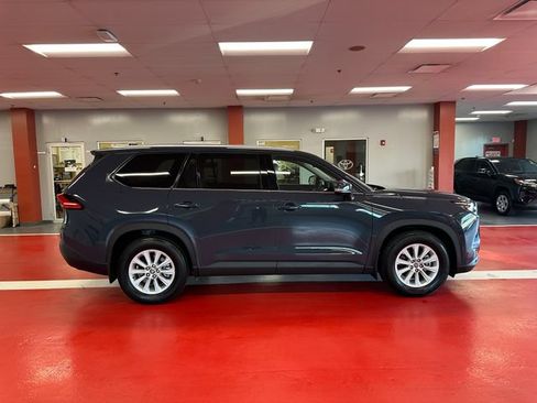 Certified 2024 Toyota Grand Highlander AWD image 3