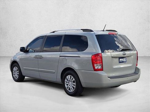 Used 2012 Kia Sedona LX image 7