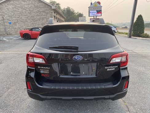 Used 2015 Subaru Outback 2.5i Limited AWD/4WD image 5