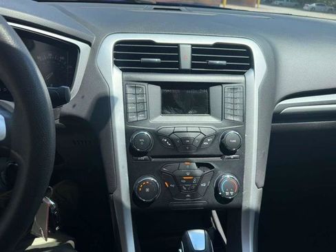 Used 2013 Ford Fusion SE FWD image 8