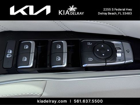 Used 2025 Kia Sorento SX Prestige AWD/4WD image 17