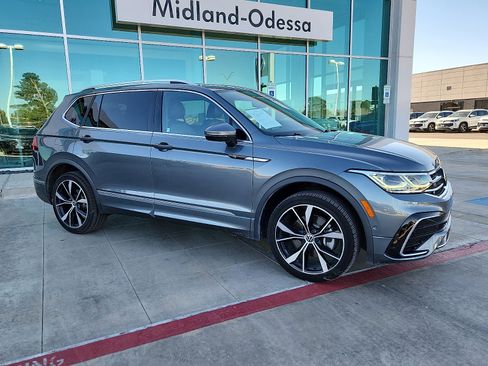 Used 2023 Volkswagen Tiguan SEL R-Line image 8