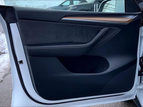 Used 2023 Tesla Model Y Performance image 20