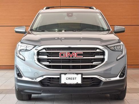 Used 2019 GMC Terrain SLT w/ Infotainment Package II AWD/4WD image 2