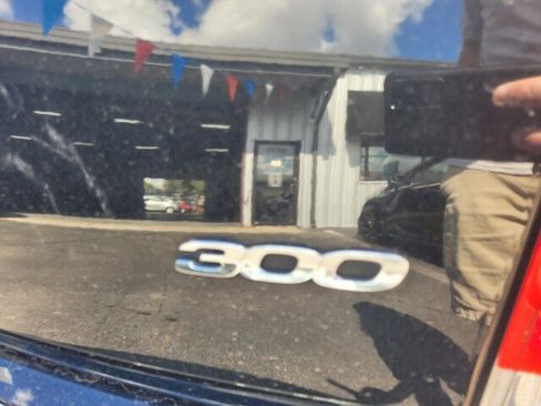 Used 2018 Chrysler 300 Touring image 11