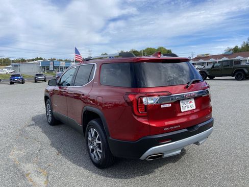 Used 2023 GMC Acadia SLT image 3