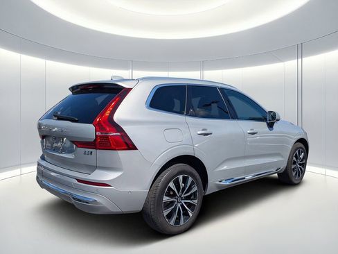 Used 2023 Volvo XC60 B5 Plus AWD/4WD image 4