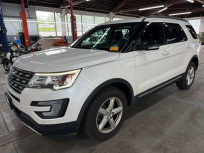 Used 2017 Ford Explorer XLT w/ Equipment Group 202A