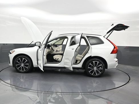 Used 2024 Volvo XC60 B5 Plus w/ Protection Package Premier AWD/4WD image 38