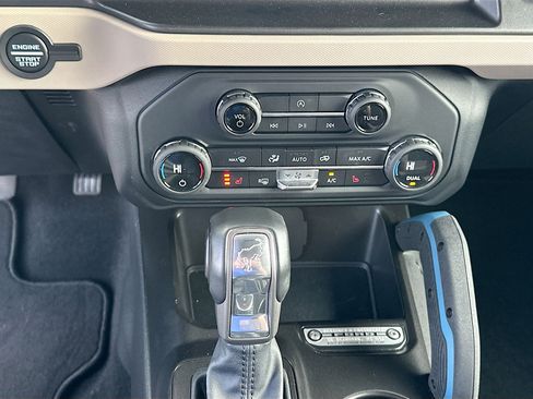 Certified 2021 Ford Bronco Wildtrak image 16