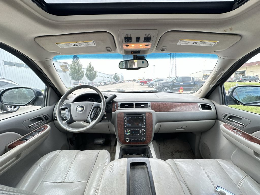 Used 2007 Chevrolet Suburban LTZ w/ LTZ Preferred Equipment Group AWD/4WD image 21