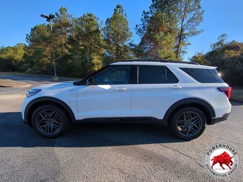 New 2026 Ford Explorer ST-Line w/ ST-Line Street Pack image 7