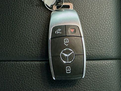 Used 2021 Mercedes-Benz GLA 250 image 35