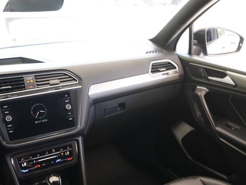 Certified 2024 Volkswagen Tiguan SE R-Line FWD image 27