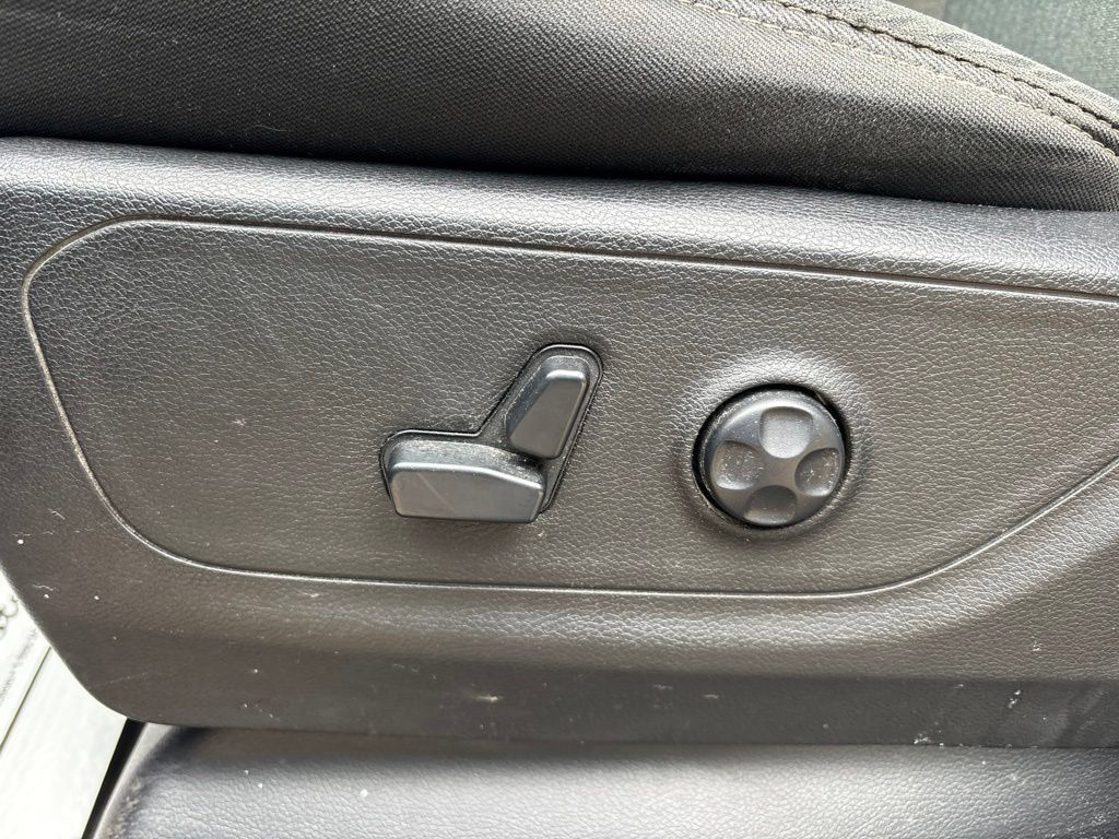 Used 2019 RAM 1500 Big Horn AWD/4WD image 11