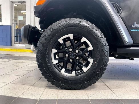 Used 2024 Jeep Wrangler Unlimited Rubicon 4xe w/ Technology Group AWD/4WD image 7