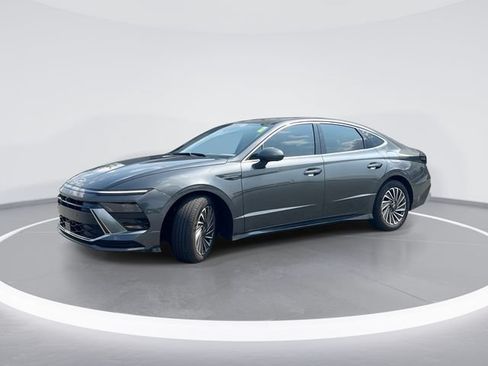 Certified 2025 Hyundai Sonata Limited FWD image 1