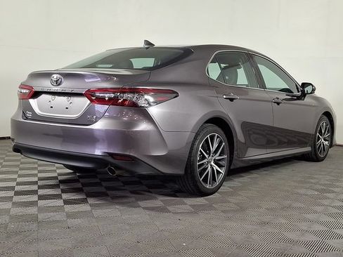 Used 2021 Toyota Camry XLE AWD/4WD image 9