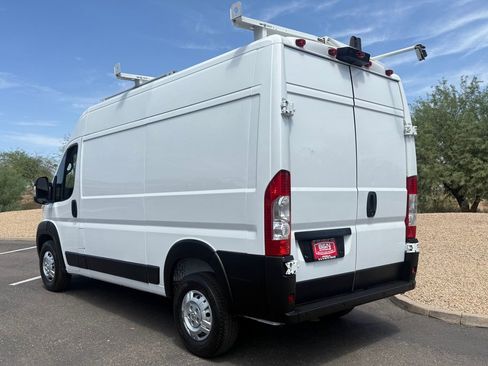 Used 2021 RAM ProMaster 1500 w/ Premium Appearance Group FWD image 3