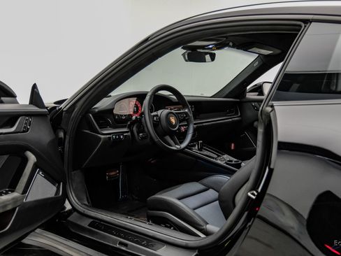 Used 2026 Porsche 911 Carrera 4 GTS AWD/4WD image 33
