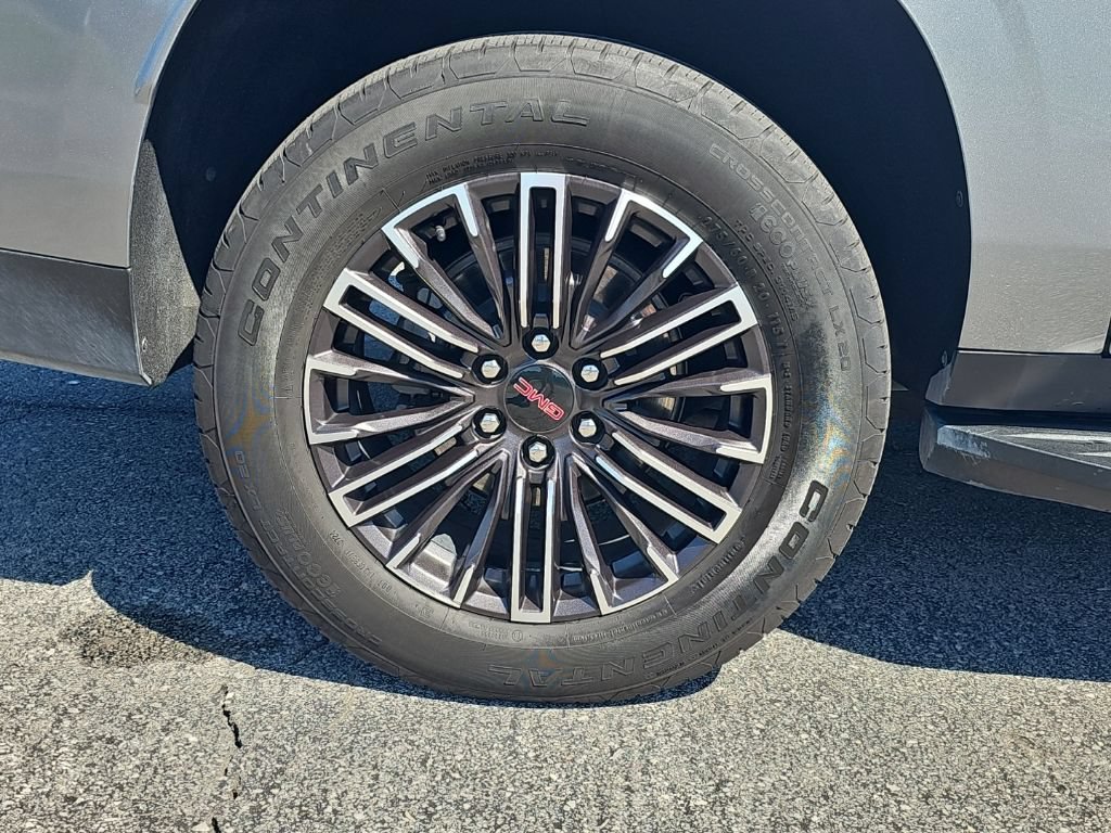 Used 2025 GMC Yukon XL Elevation AWD/4WD image 12